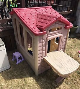 Little tikes picnic on the patio playhouse