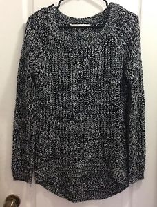 Medium Black and White Mixed Knit Sweater