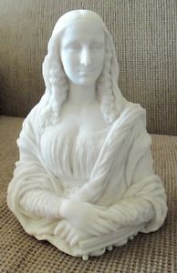 Mona Lisa figurine