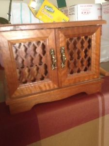 Musical jewelry box with 2 drawers