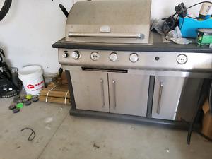 Natural Gas BBQ only $100! need space