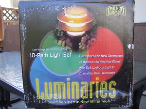 New Luminaries Low Voltage Landscape Lighting Set