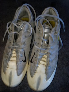 Nike vapour football cleat - Size 9