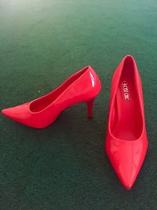 Red Size 7 heels