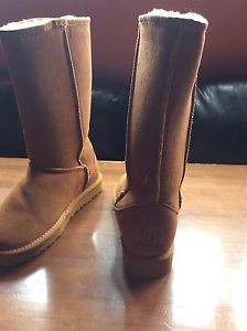 Replica Uggs size 8 (small make fits like a 7)