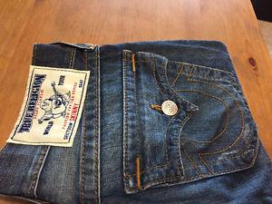 SKINNY MENS TRUE RELIGION JEANS size 28