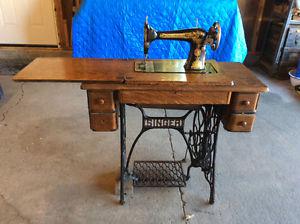 Singer Tredle Sewing machine