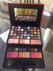 Smash box Eye Shadow & blusher palette