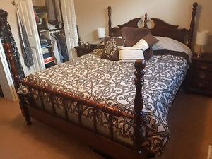 Solid Wood 4-Piece Queen Bedroom Set