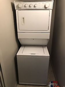 Stackable Washer / Dryer: Whirlpool