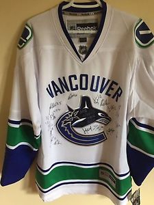 Vancouver jersey signed by whole team