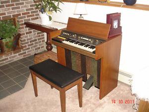 Vintage Organ for sale: The Sounder from Hammond