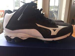Wanted: Men's Baseball cleats size 8.5