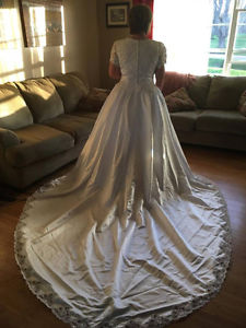 Wedding Dress- Never been worn