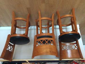 4 Bar stools 24 in seat from fLoor