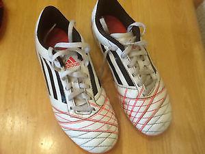 Adidas youth soccer cleats sz 4