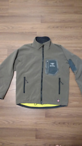 Arcteryx soft shell windbreaker size small