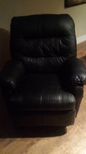 BLACK LEATHER LAZY BOY CHAIR FOR SALE