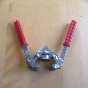 Bottle capper