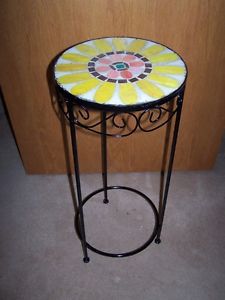 CUTE ROUND TABLE PLANT STAND,FLOWER DESIGN ON TOP