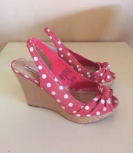 Cute Size 7.5 polka dot shoes