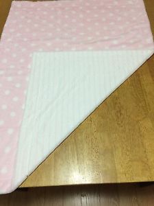 EXCELLENT CONDITION - Silky Soft Reversible Pink & White