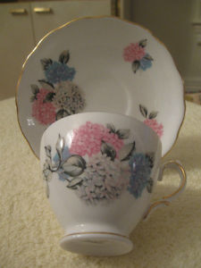 GORGEOUS OLD VINTAGE ROYAL VALE BONE CHINA CUP and SAUCER