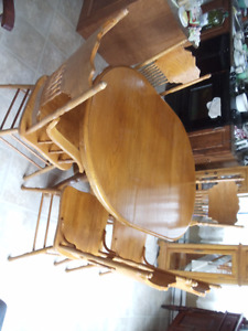 Honey Oak Pedestal Table & 5 Press Back Chairs