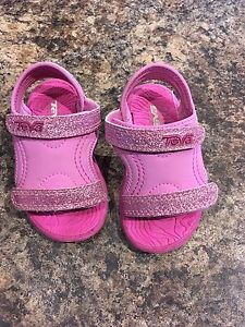 Teva toddler girl sandals - size 4