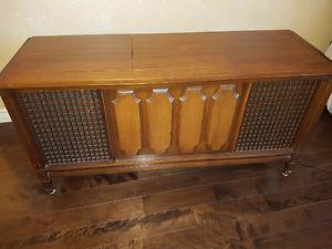 VINTAGE - Stereo Console