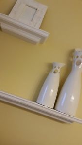 2 vases 2 white shelves