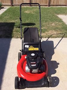 ALMOST NEW LAWNMOWER YARD MACHINES OHV