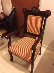 ANTIQUE CHAIR