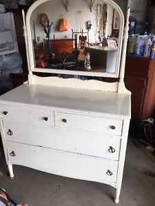 ANTIQUE DRESSER