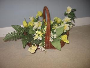 Artificial Flowers & Vases/baskets