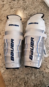 Bauer hockey knee pads