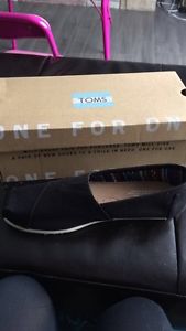 Brand new toms, in box