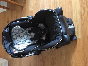 Britax B Safe Baby capsule and base