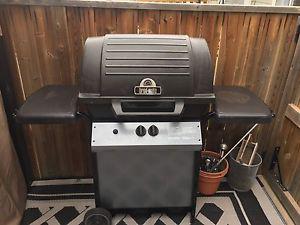 Broil mate BBQ. Nearly new! 100$