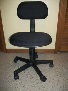 COMPUTER CHAIR.. HEIGHT ADJUST LEVER