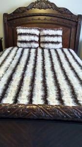 Faux Fur Throw Blanket with Two Cushions. (Queen Size)