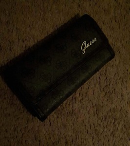 GUESS wallet
