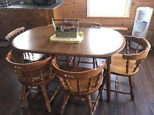 Kitchen table for sale with 6 chairs
