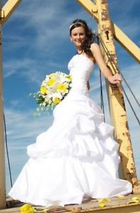 Maggie Soterro wedding gown
