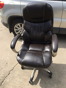 OFFICE/DESK LEATHER CHAIR
