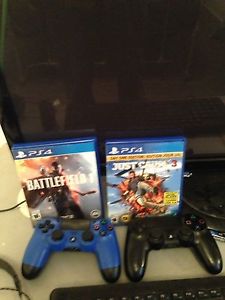 Ps4 2 games 2 controllers 350 obo