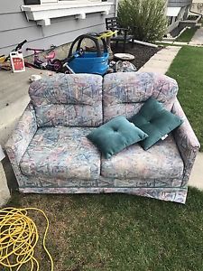 Pull out love seat