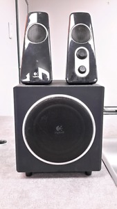 (SE Logitech 2.1 speakers ()