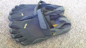 Toe shoes (mens)