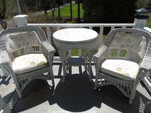 VINTAGE WICKER CHAIRS AND TABLE